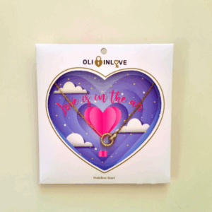 COLGANTE - LOVE IS IN THE AIR